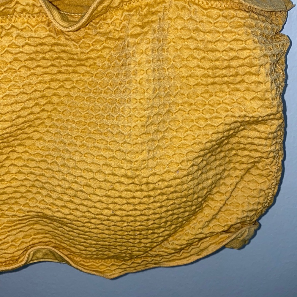 🪼The softest Yellow honeycomb bralette/ top! - Picture 3 of 8